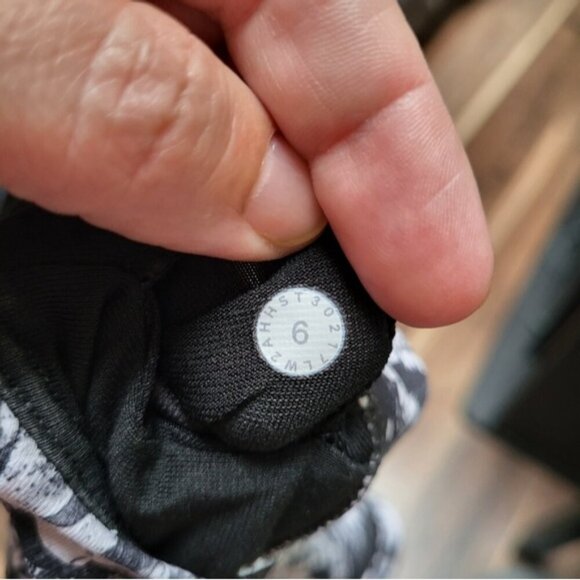 Lululemon Invigorate Bra Mash Up White Black / Black - Picture 6 of 6